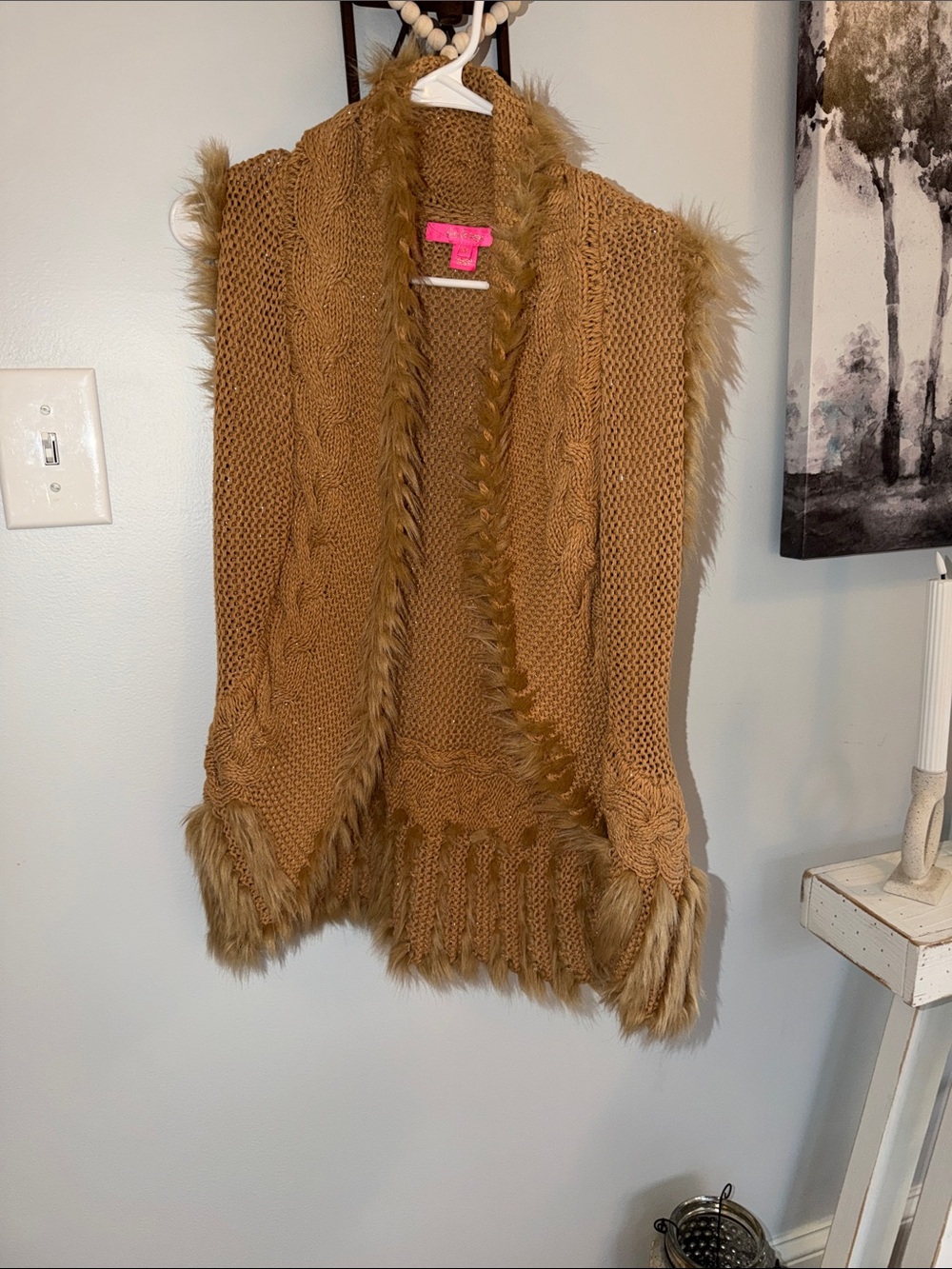 ⭐️Lilly Pulitzer Torini Faux Fur Sweater Vest⭐️ - Picture 6 of 10
